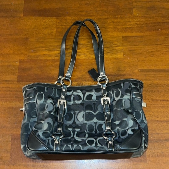 Coach Black Jacquard Monogram Canvas Shoulder Bag- e1047-f15669 - Picture 1 of 13